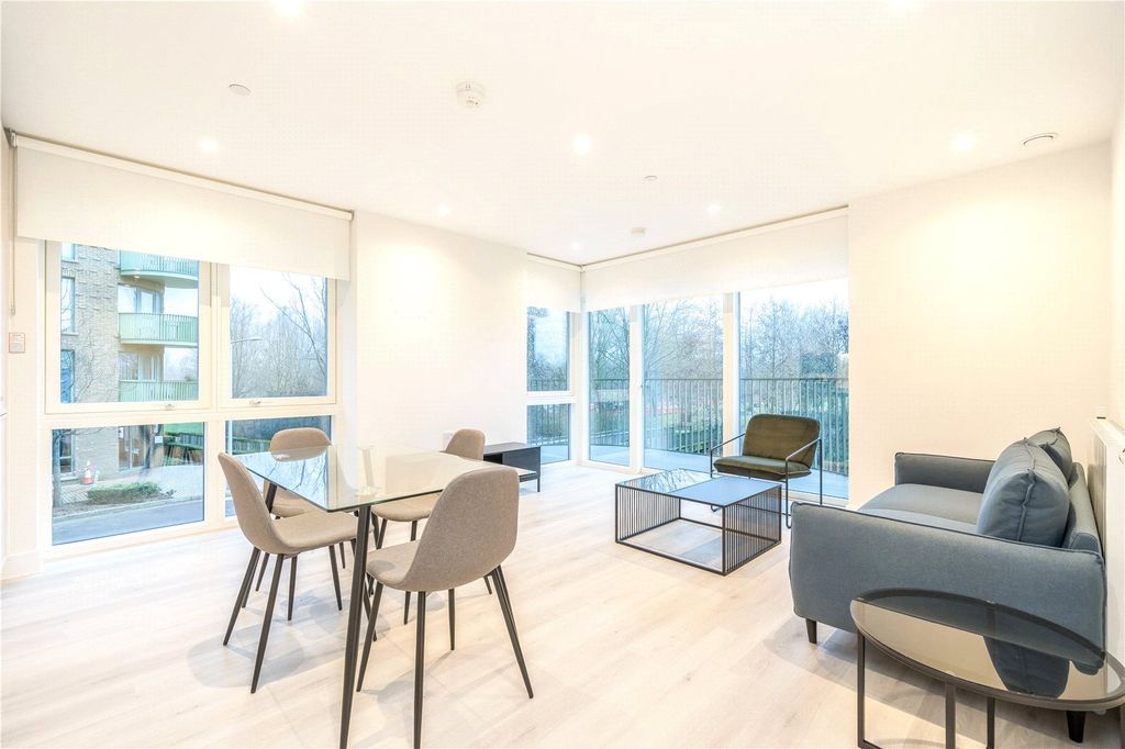 Property photo 2 of 9 Picture No. 24