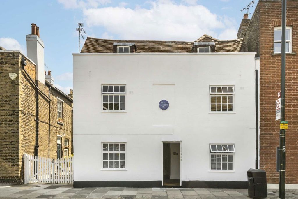 Property photo 1 of 3