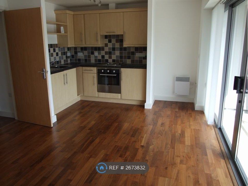 Property photo 2 of 8 Kitchen