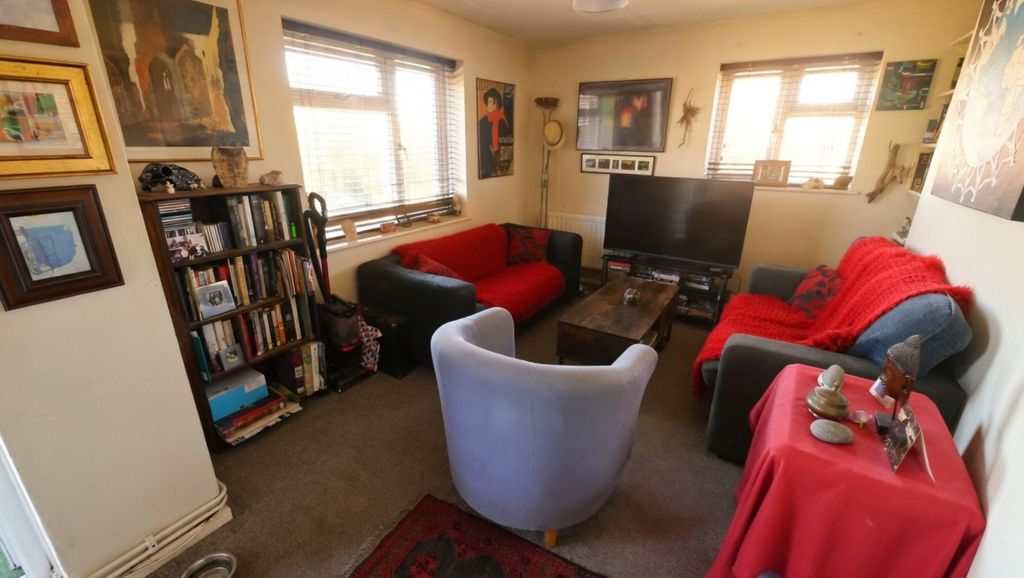 Property photo 3 of 8