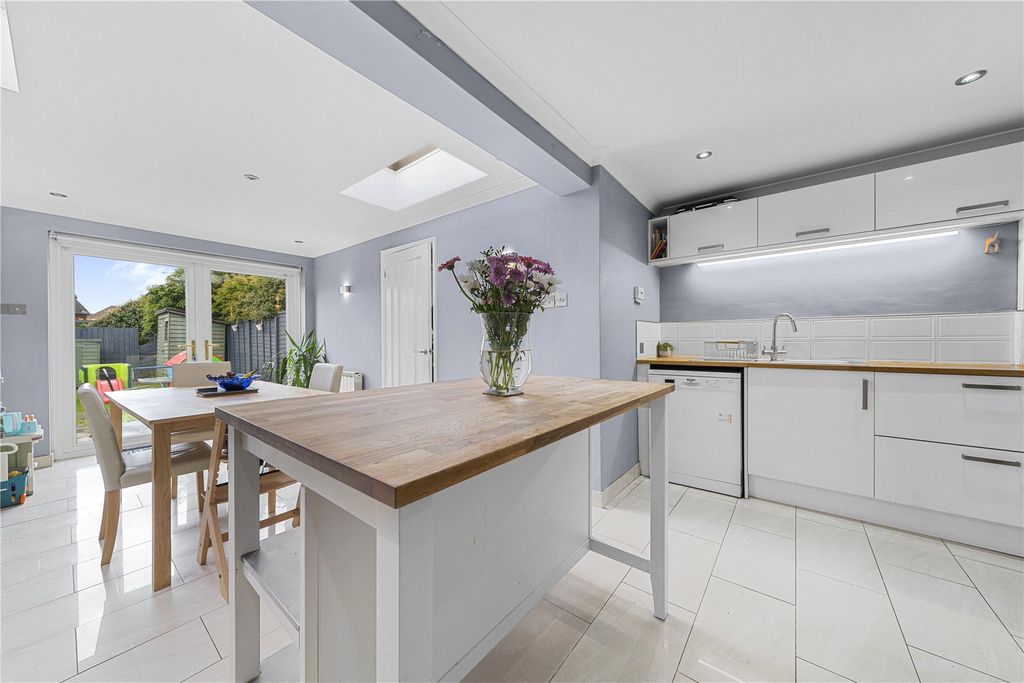 Property photo 2 of 20 Picture No. 13