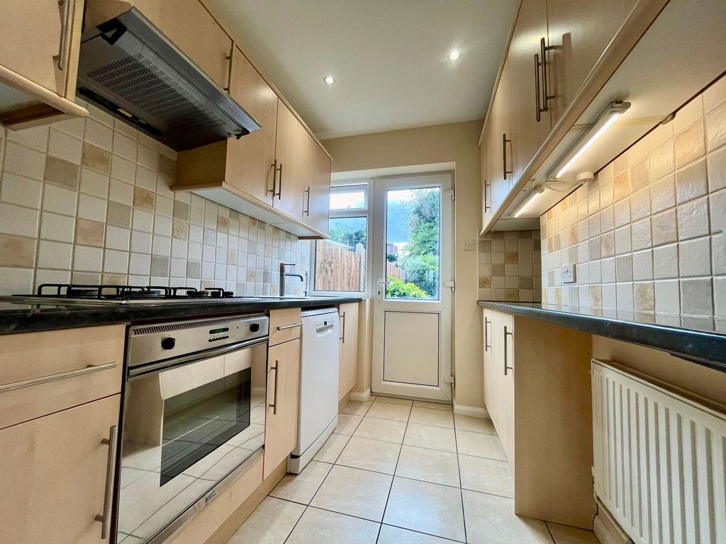 Property photo 3 of 12 7B261d6c-1Ac8-4Db9-8cd0-A0ee1Bbf282B