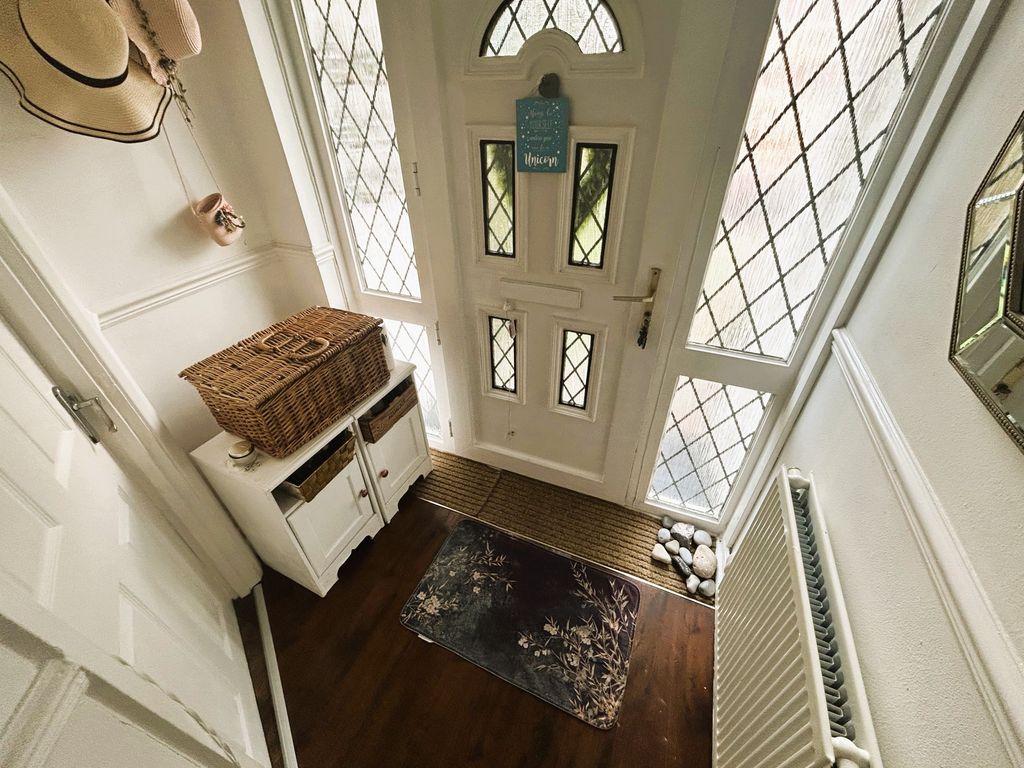 Property photo 2 of 20