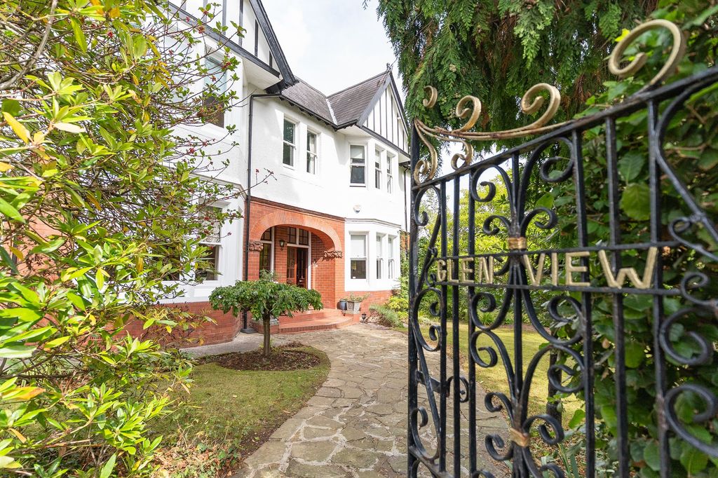 Property photo 2 of 40