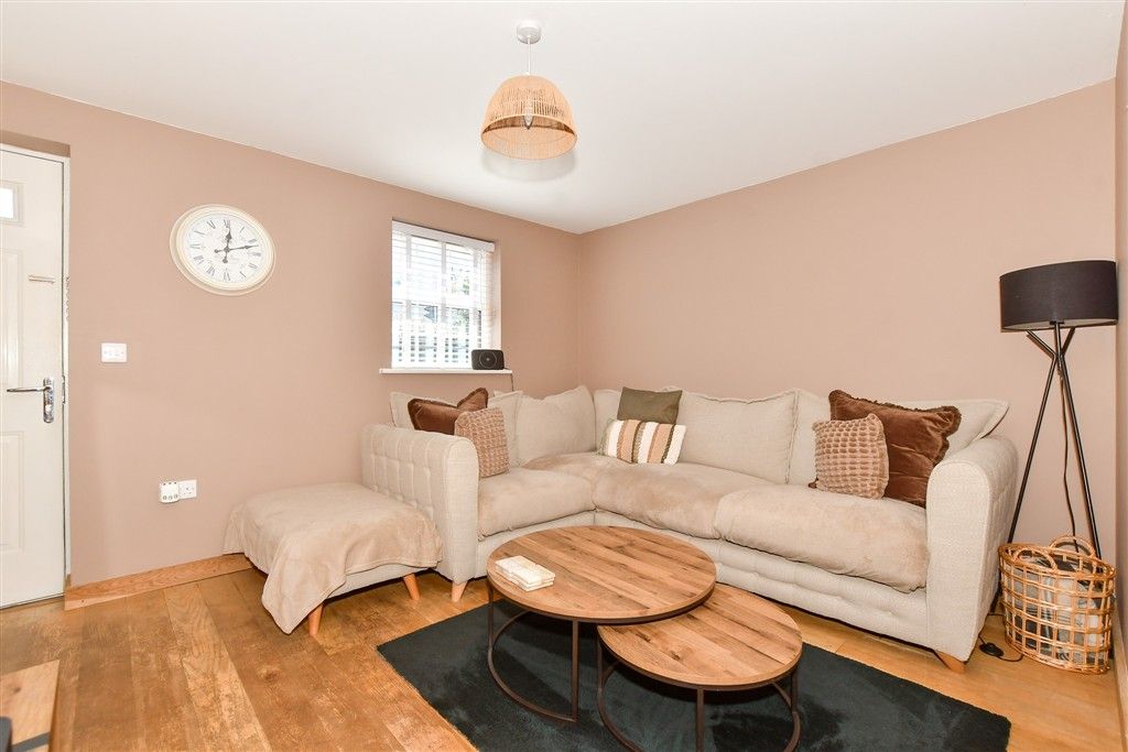 Property photo 3 of 12 Lounge