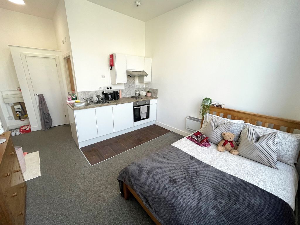 Property photo 3 of 5