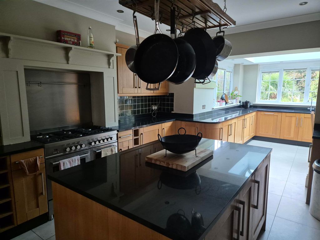 Property photo 2 of 5