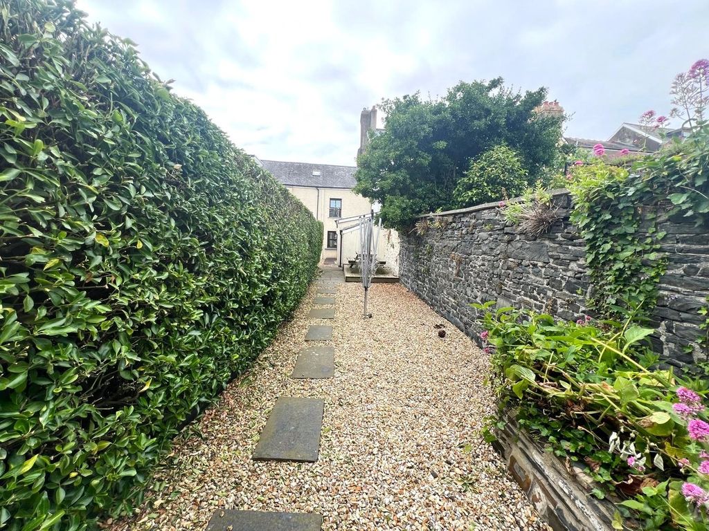 Property photo 2 of 13