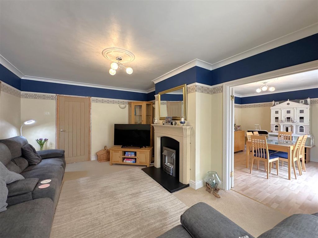 Property photo 3 of 19 2.Jpeg