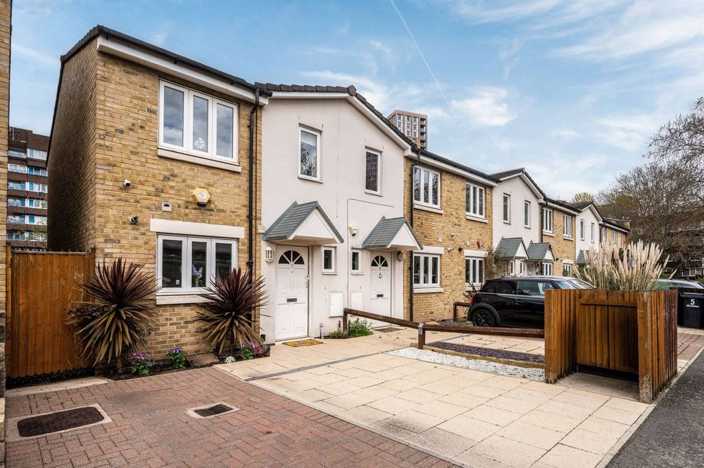 Property photo 1 of 21