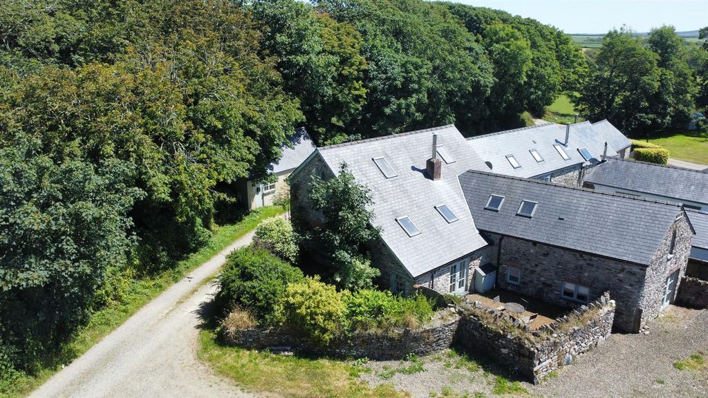 Property photo 1 of 31 Dji_Fly_20250711_140104_393_1752238891812_Photo_Optimized.Jpg
