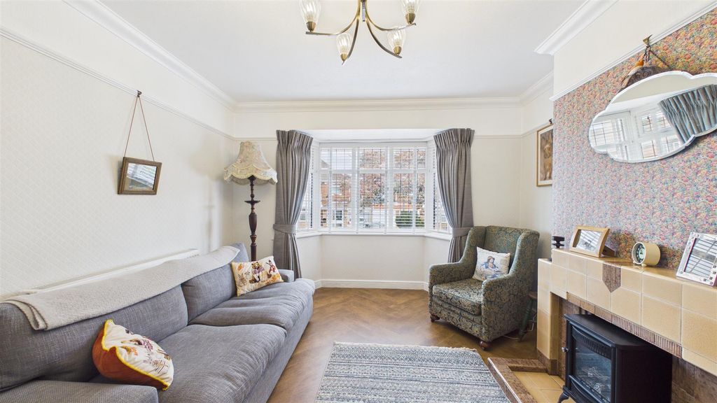 Property photo 3 of 27 Cam05101G0-Pr0151-Still012.Jpg