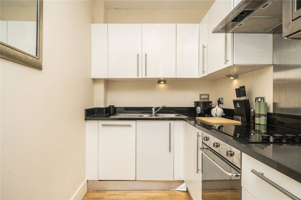 Property photo 2 of 6 Picture No. 25