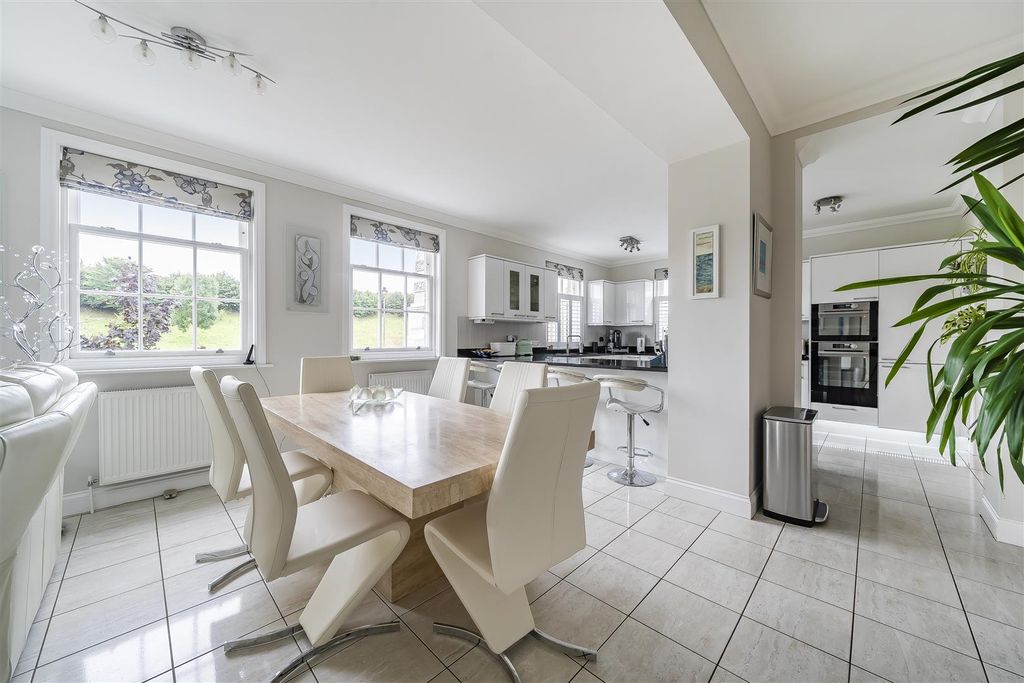 Property photo 2 of 26 Open Plan