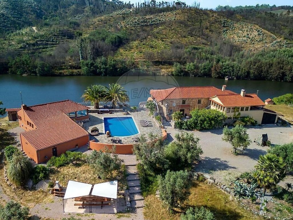 Property photo 1 of 9