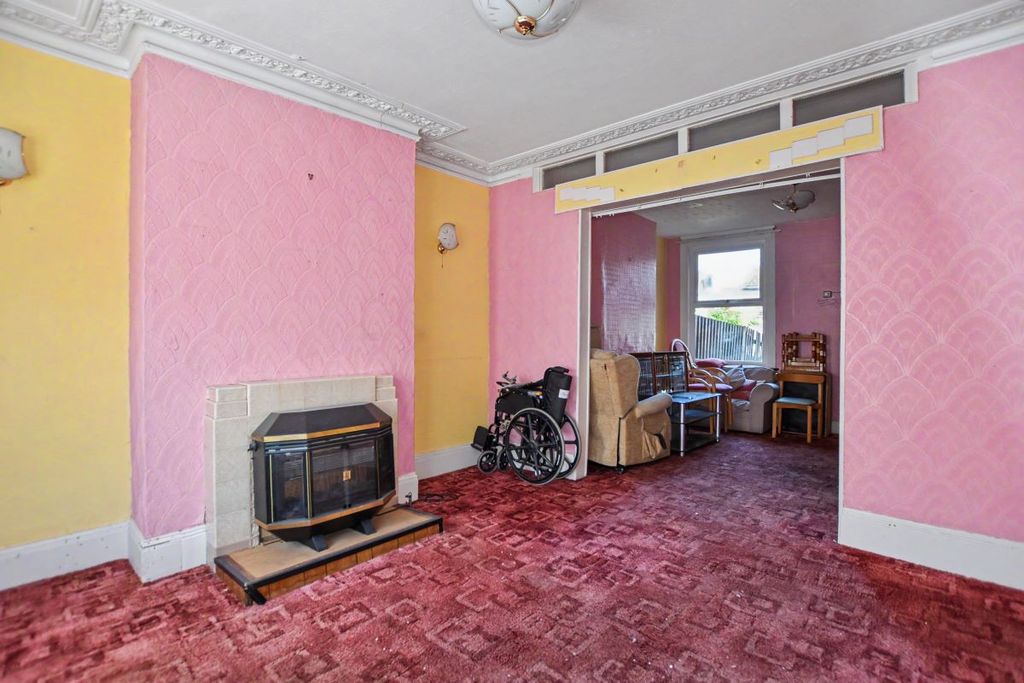 Property photo 3 of 19