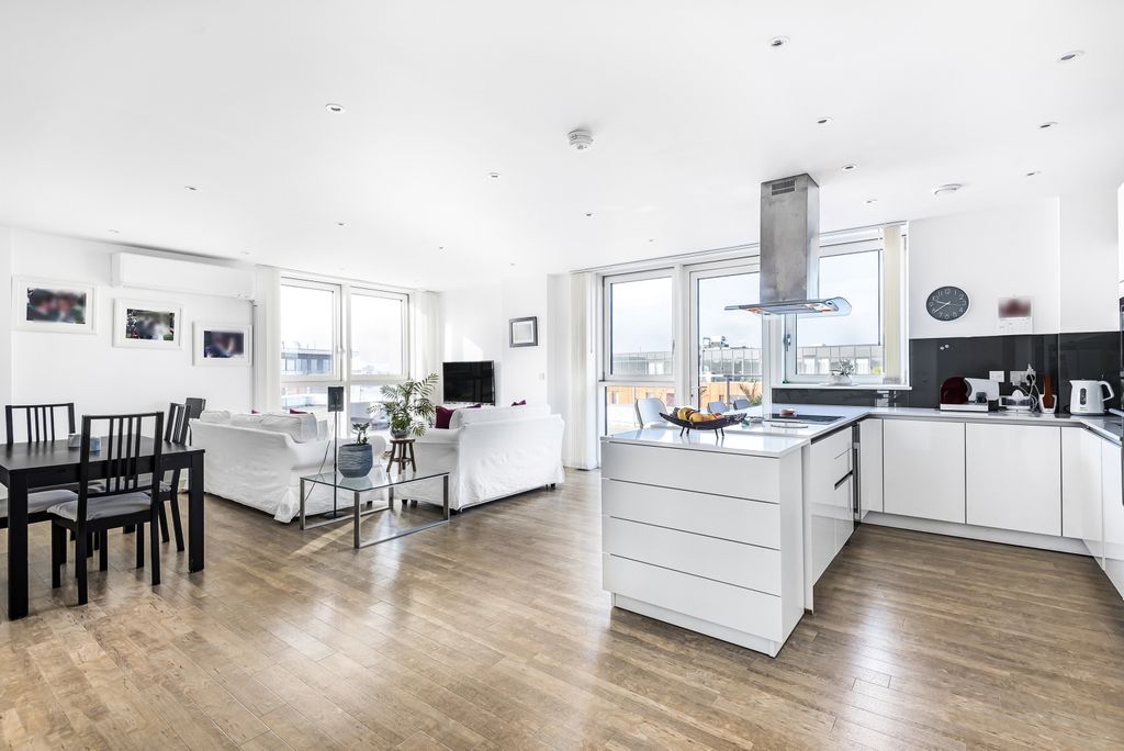 Property photo 1 of 16 920938 (4)