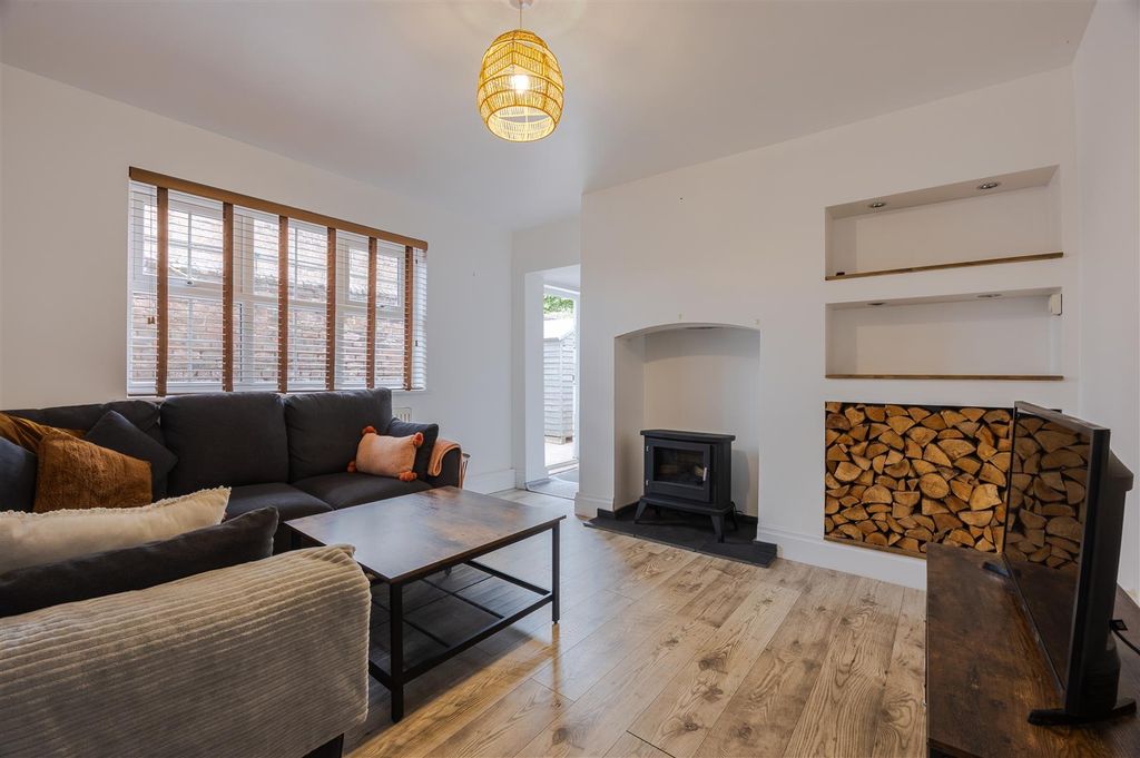 Property photo 3 of 14 Sitting Room