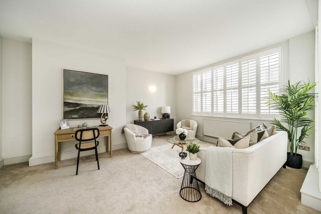 Property photo 2 of 8