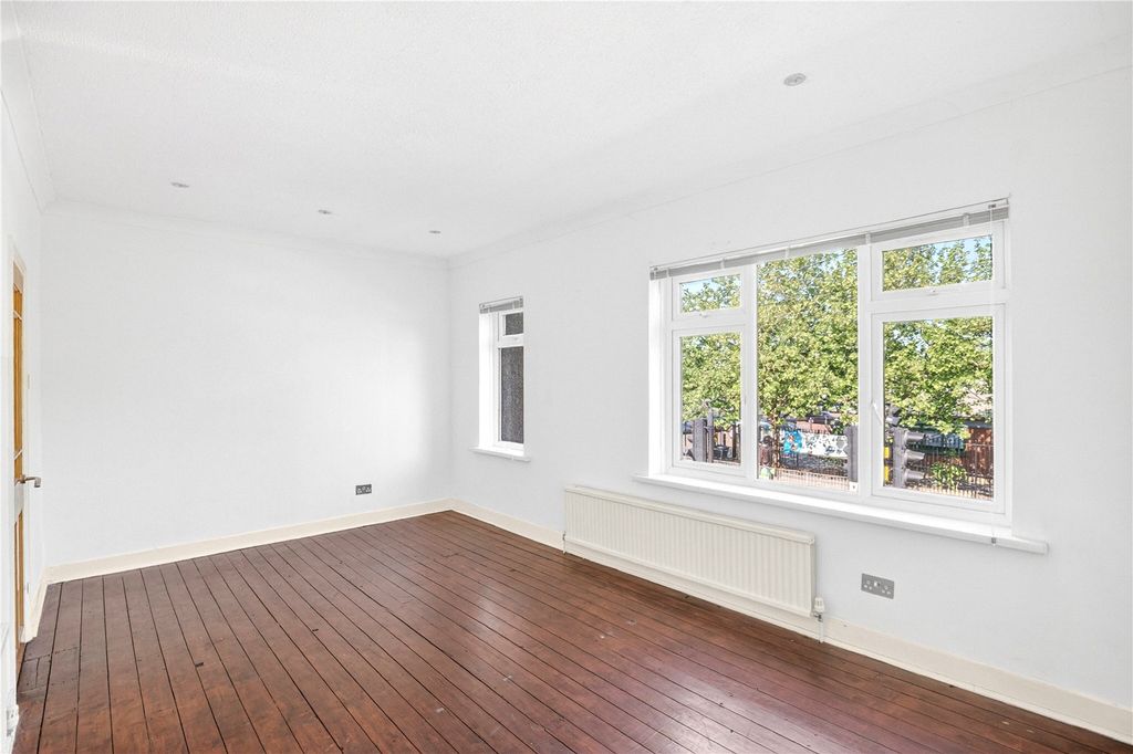 Property photo 3 of 13 Picture No. 27