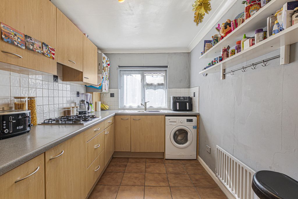 Property photo 3 of 16