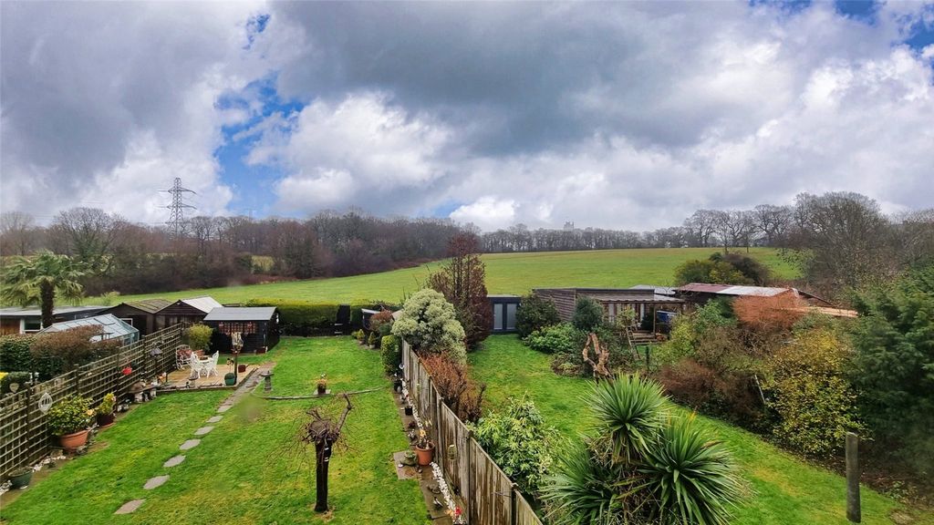 Property photo 2 of 16 Picture No. 05