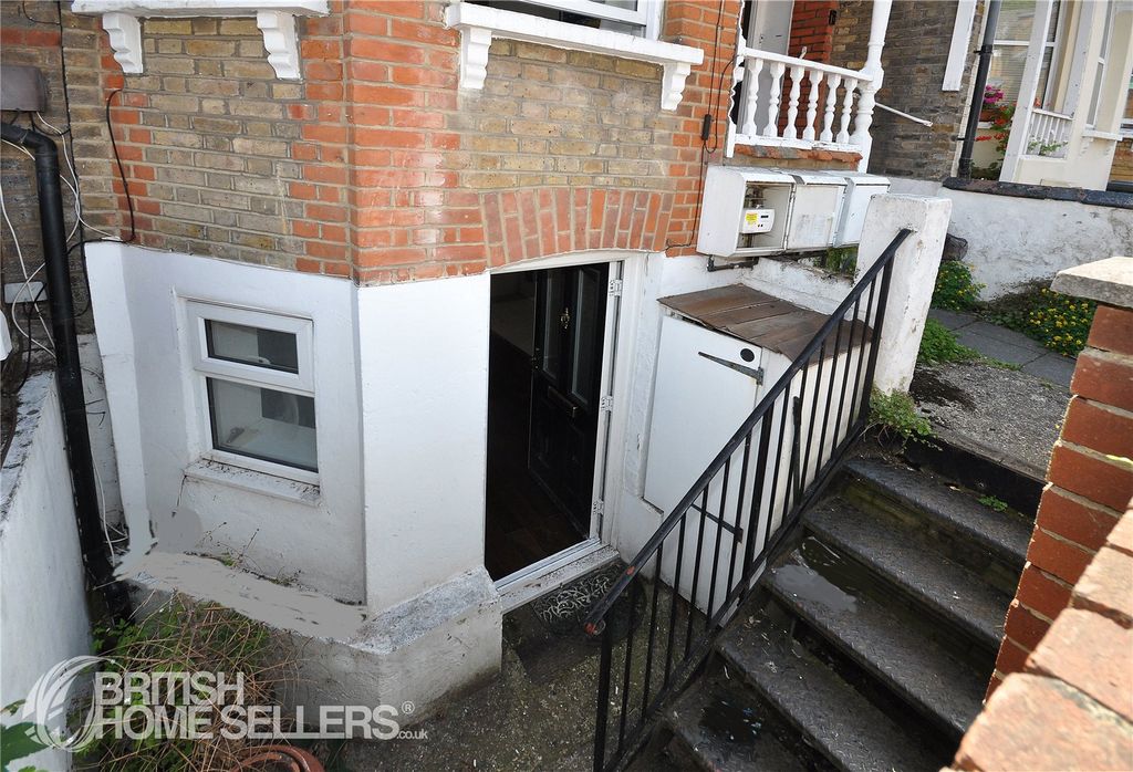 Property photo 2 of 7 Picture No. 09