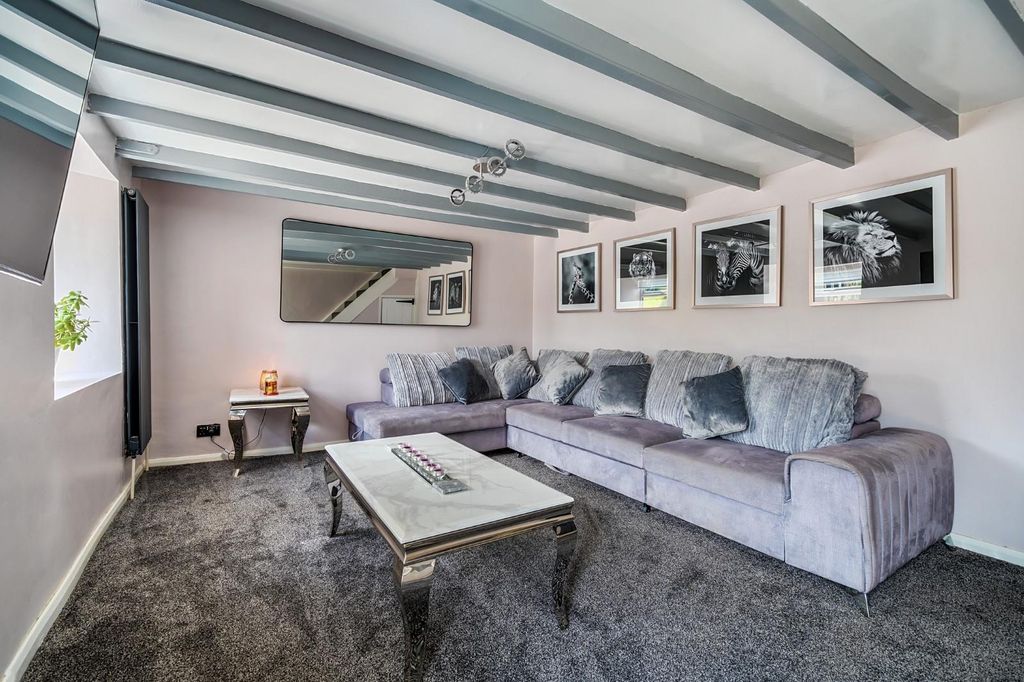 Property photo 3 of 39 115955c7-B98A-47Be-861c-62B8018Bb664.Jpg