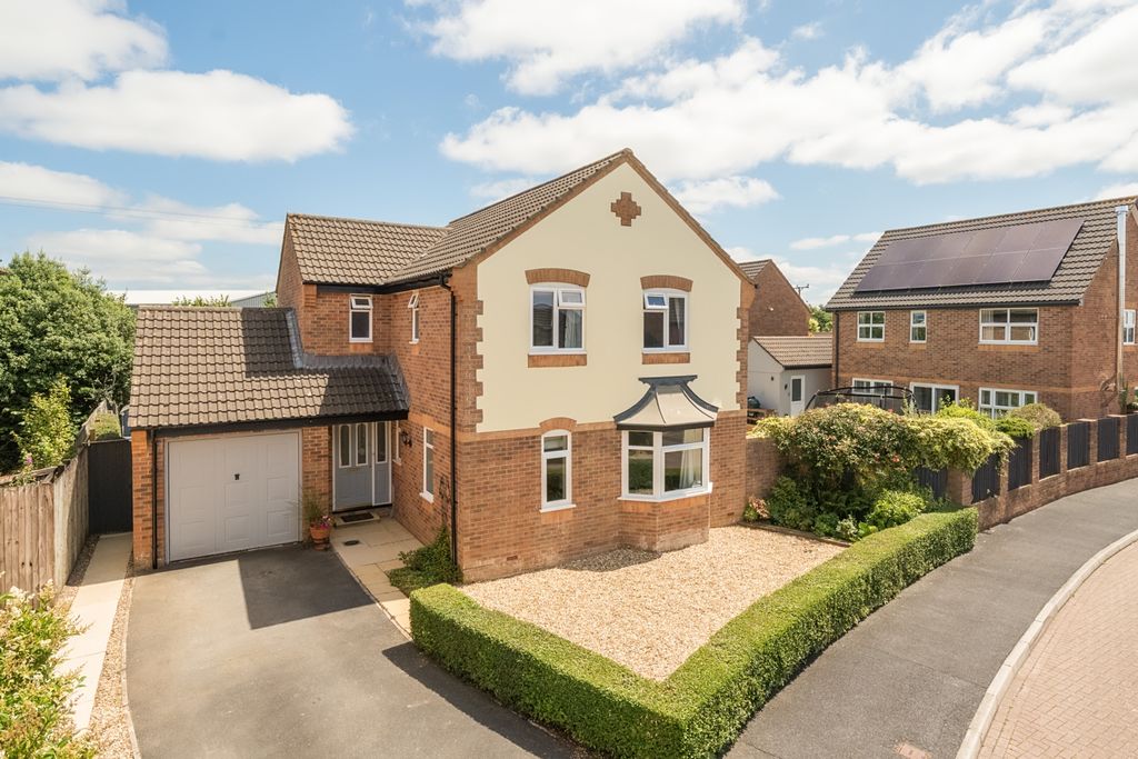Property photo 1 of 19 1323728-2-686d1Be7547cc-Arw-1