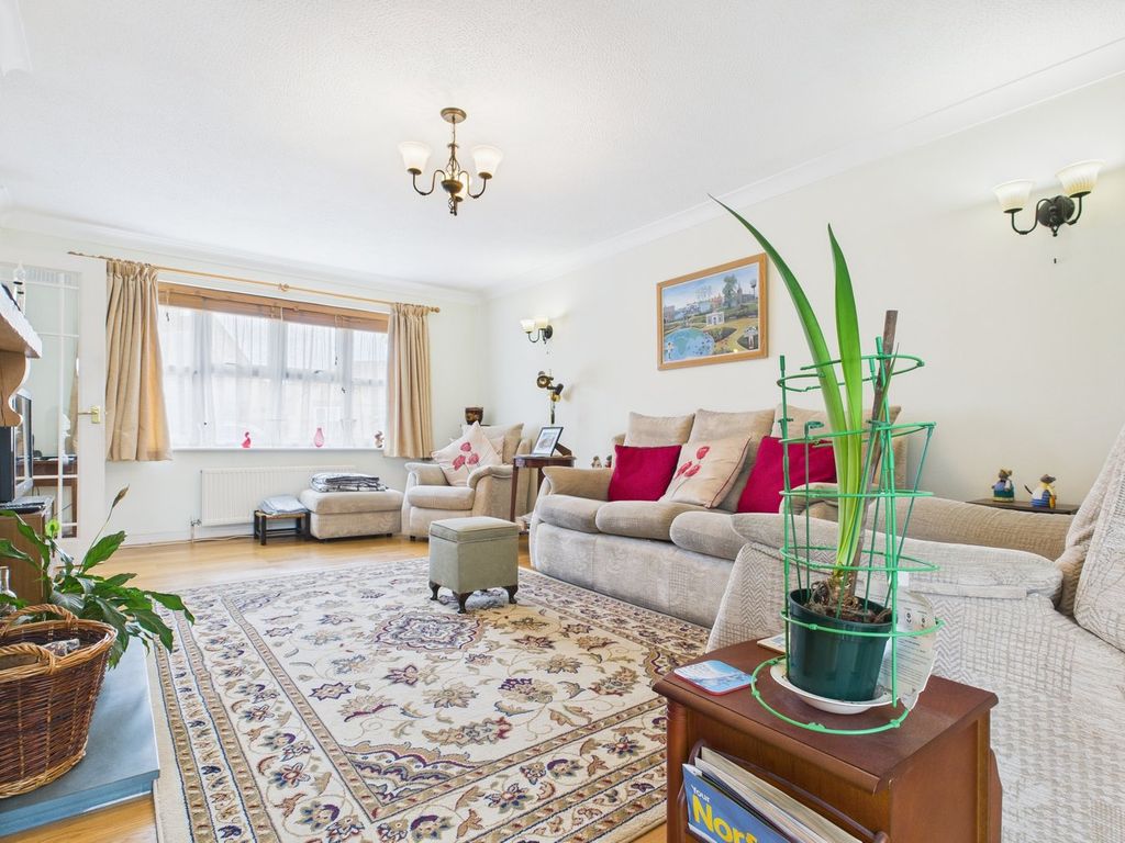 Property photo 3 of 23