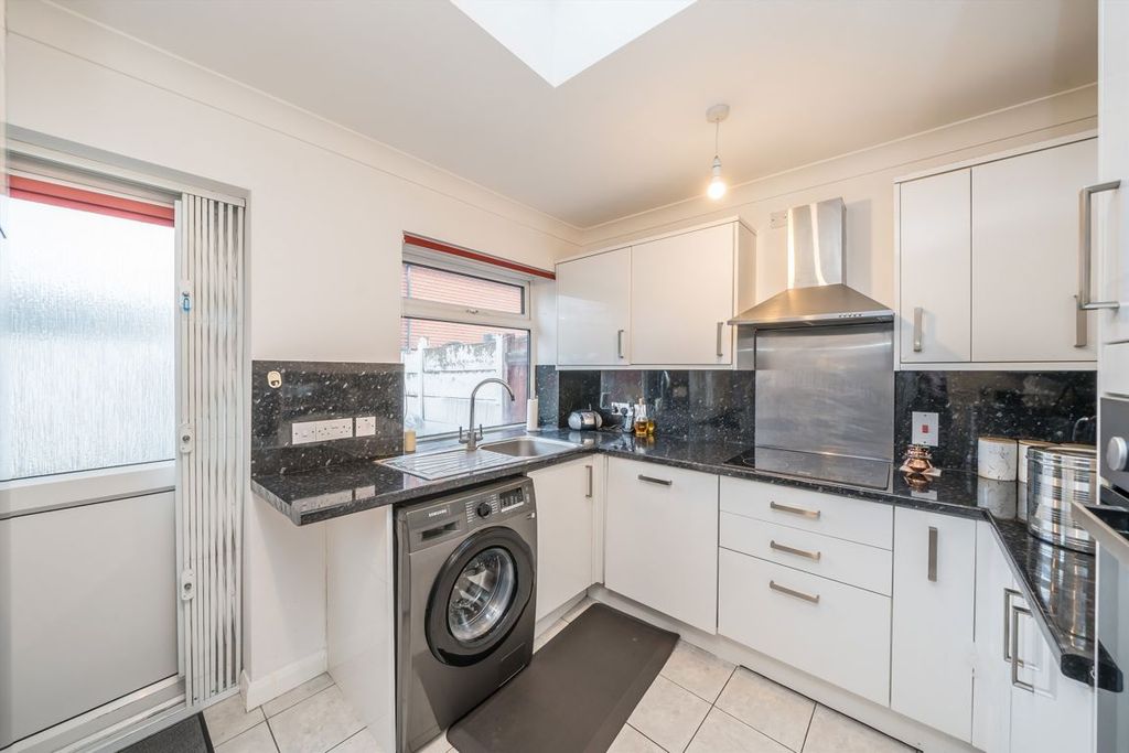 Property photo 3 of 5