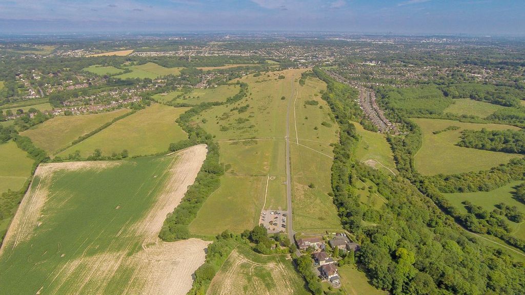 Property photo 3 of 11