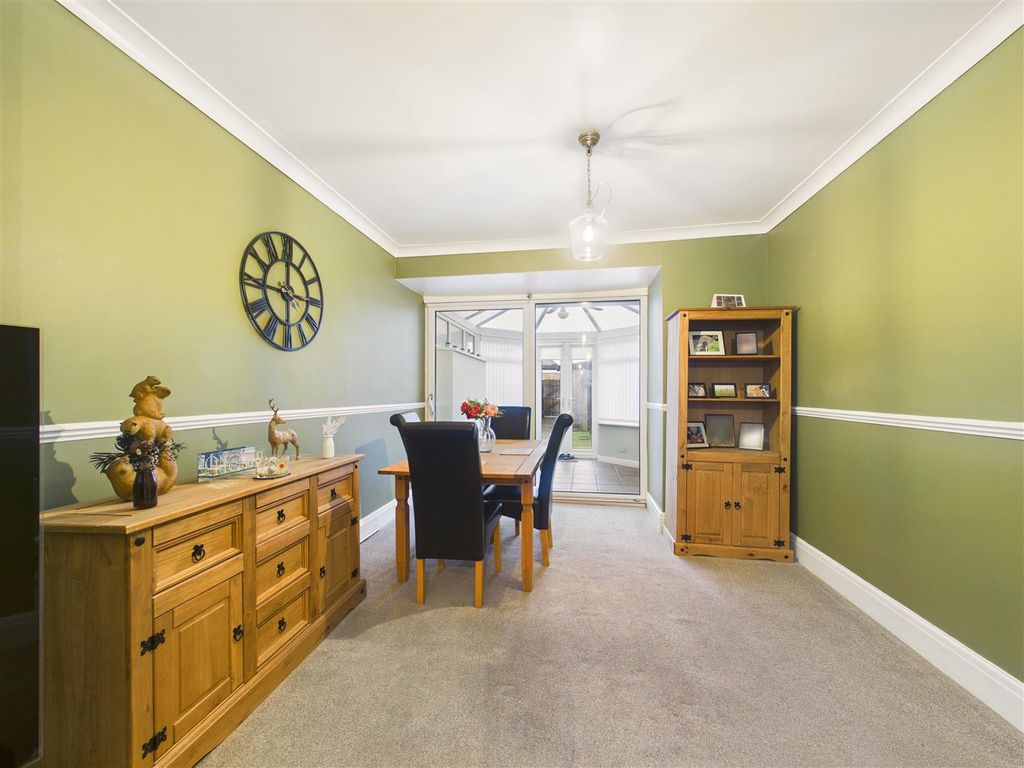 Property photo 3 of 12 Cam05451G0-Pr0100-Still011.Jpg