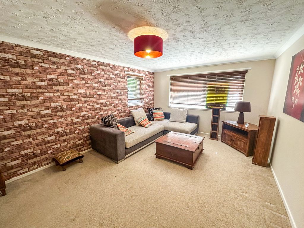 Property photo 3 of 11 Image 2