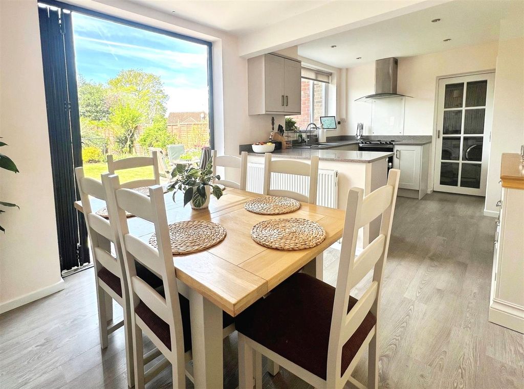 Property photo 3 of 18 Kitchen/Diner