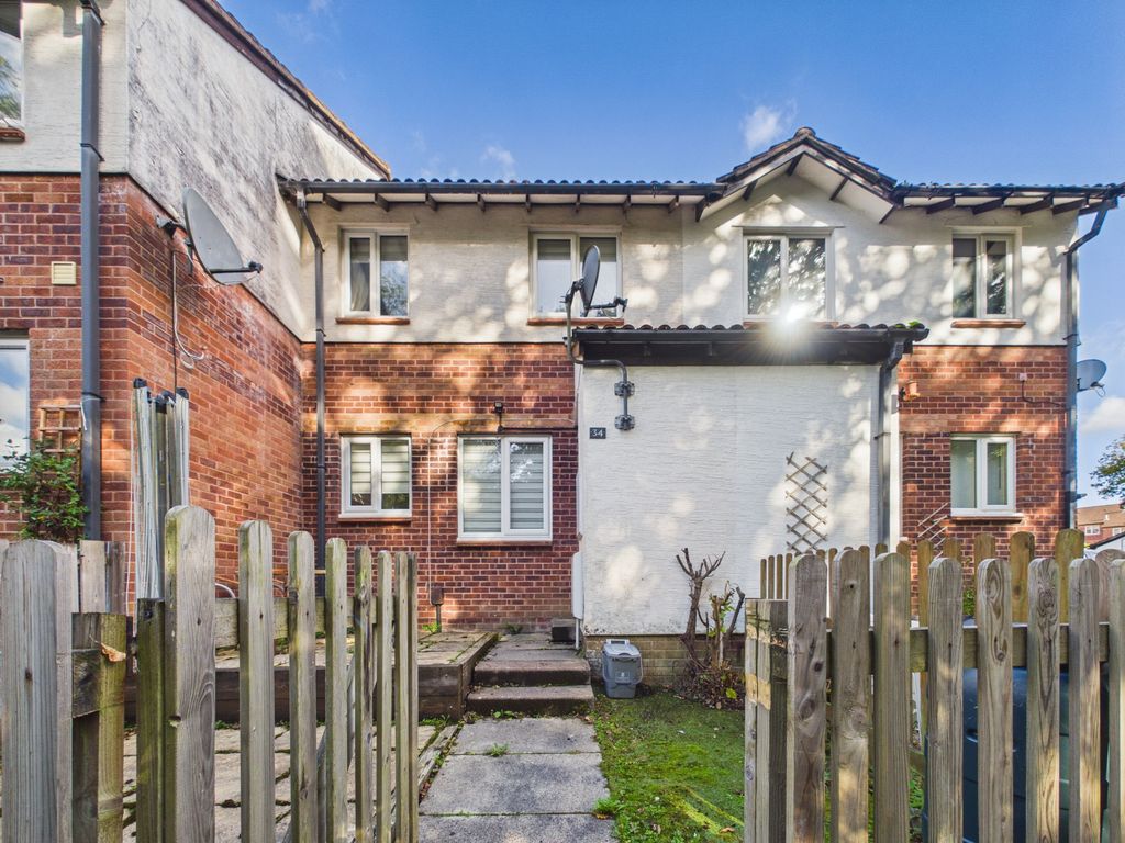 Property photo 1 of 15 Cam01381G0-Pr0238-Still016