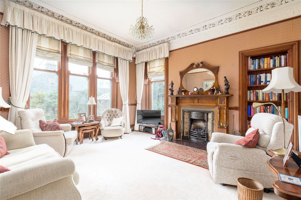 Property photo 3 of 24 Sitting Room