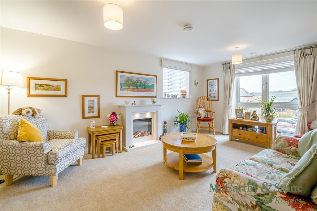 Property photo 3 of 35 8703019-Interior01.Jpg