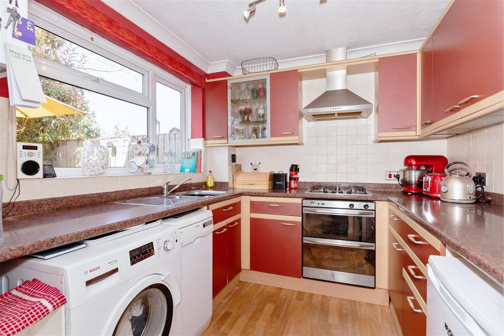 Property photo 2 of 16 Lenhurst Way_7.Jpg