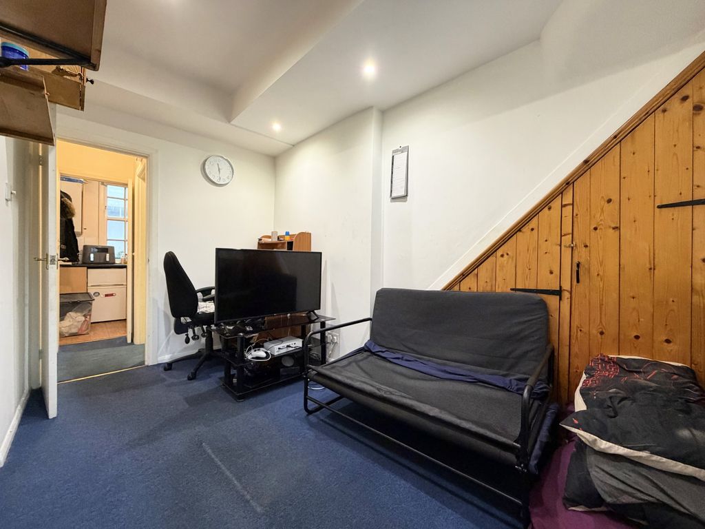 Property photo 2 of 5