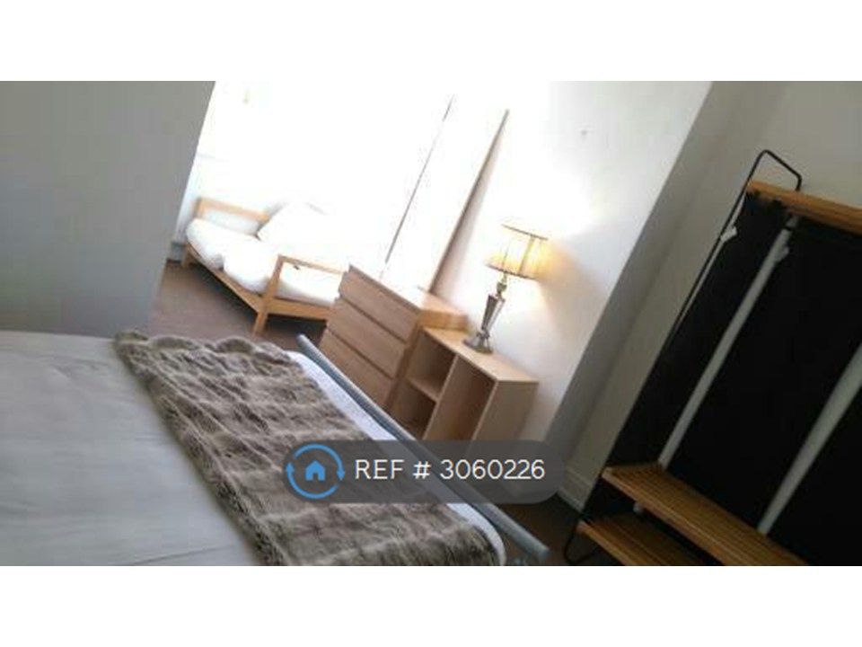Property photo 1 of 9 Bedroom