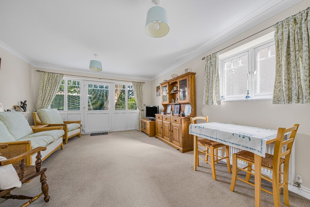 Property photo 3 of 12 593783