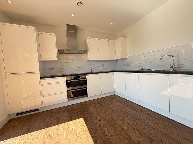 Property photo 3 of 9 Photo 7