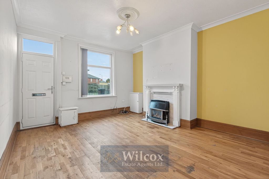 Property photo 2 of 20