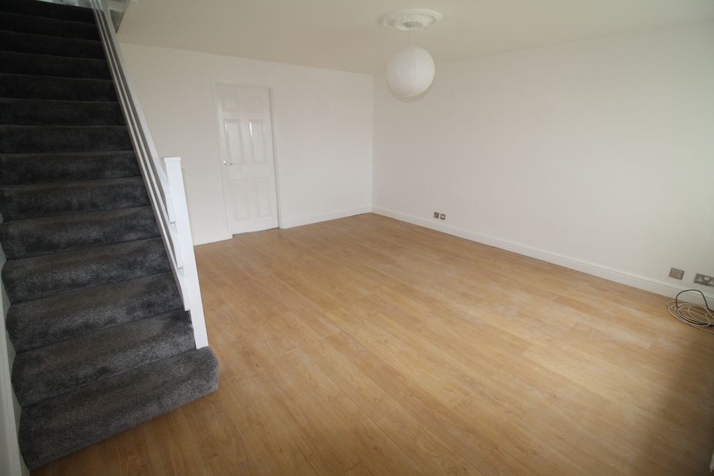 Property photo 3 of 12 Img_1415
