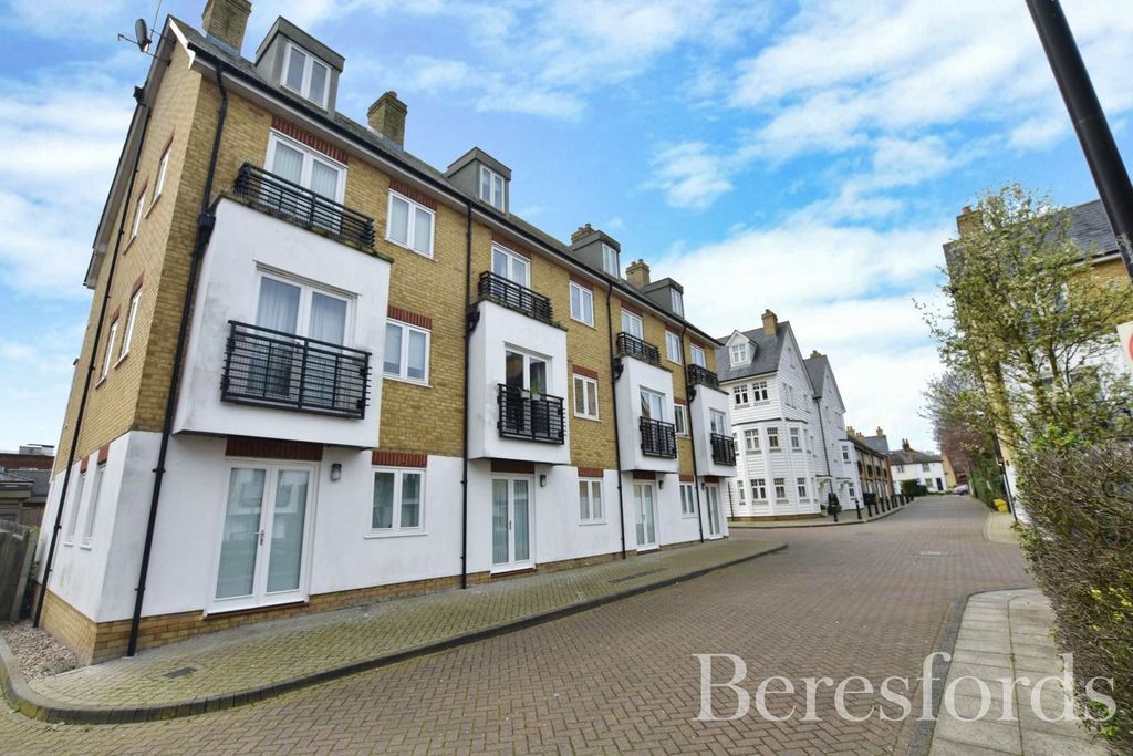 Property photo 1 of 12 Front