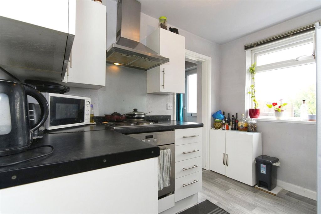 Property photo 3 of 7 Picture No. 06