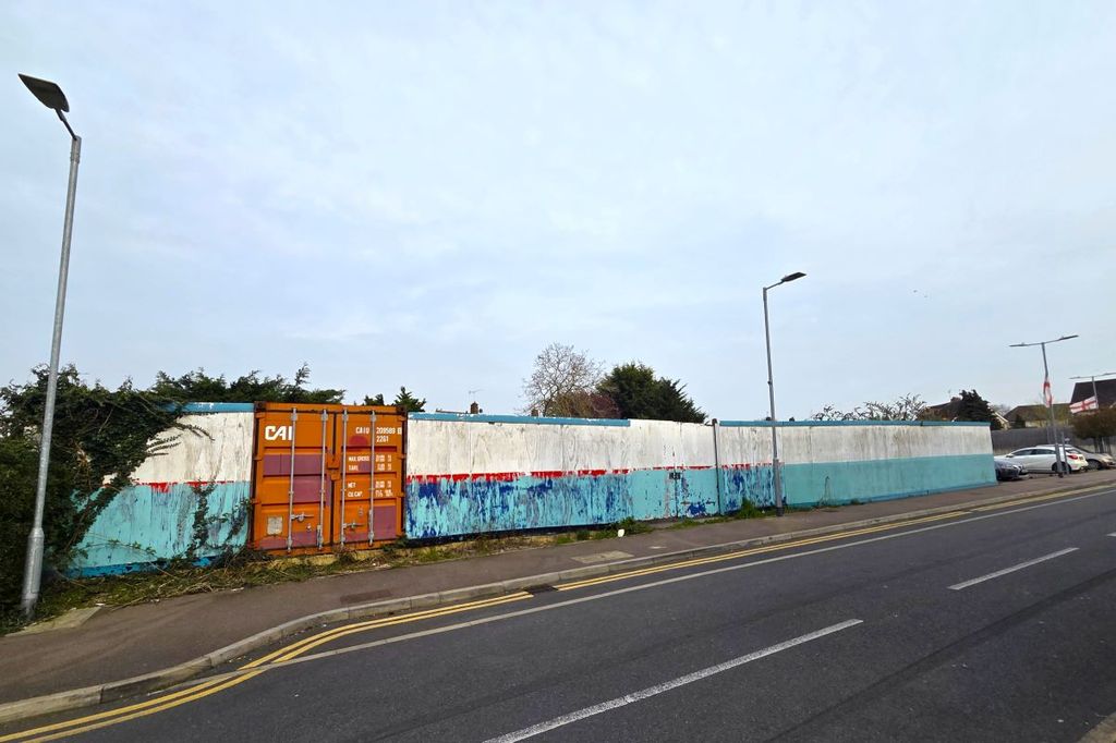 Property photo 2 of 12