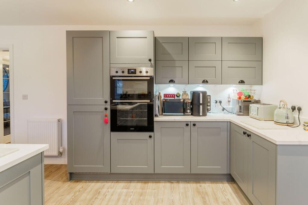 Property photo 3 of 38