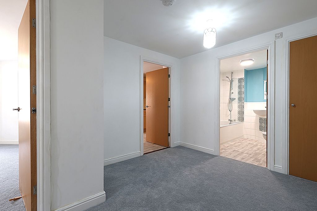 Property photo 3 of 13 Hallway